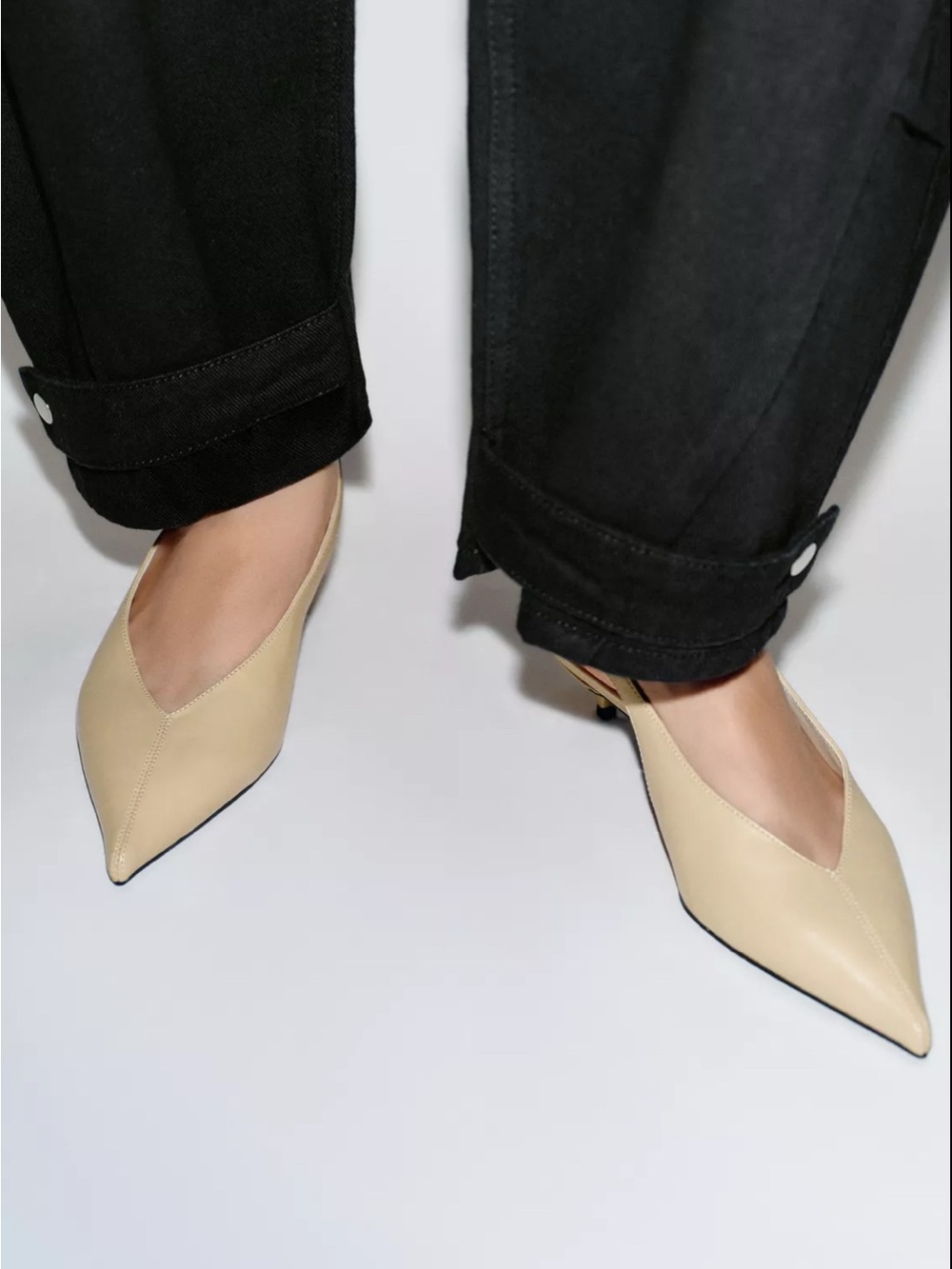 Off white sling back shoes kitten heel